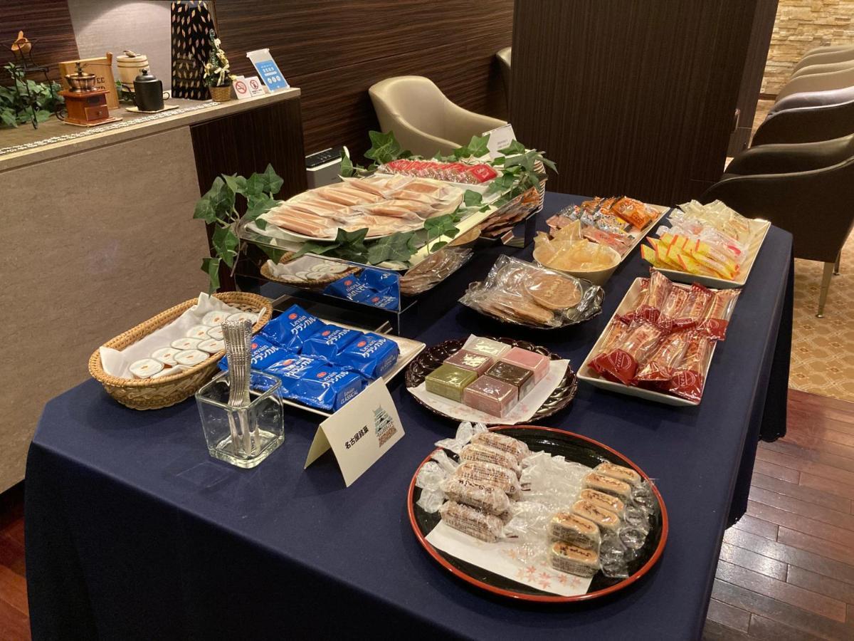 Nagoya Tokyu Hotel Exteriör bild A selection of Japanese snacks