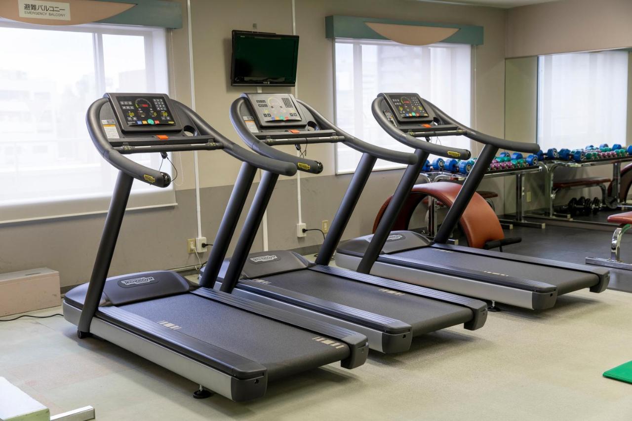 Nagoya Tokyu Hotel Exteriör bild Treadmills in a gym